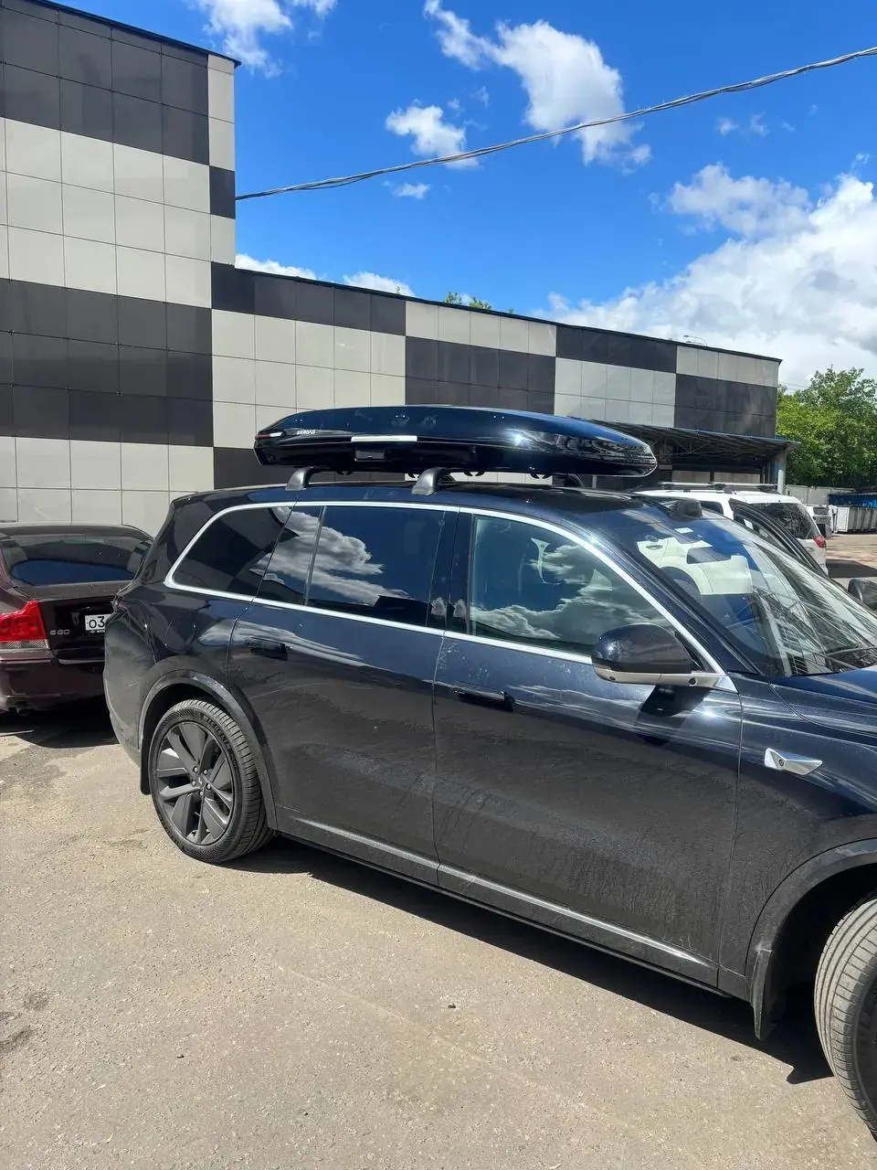 Установка автобокса ENROAD на Lixiang L9 в магазине БоксТим
