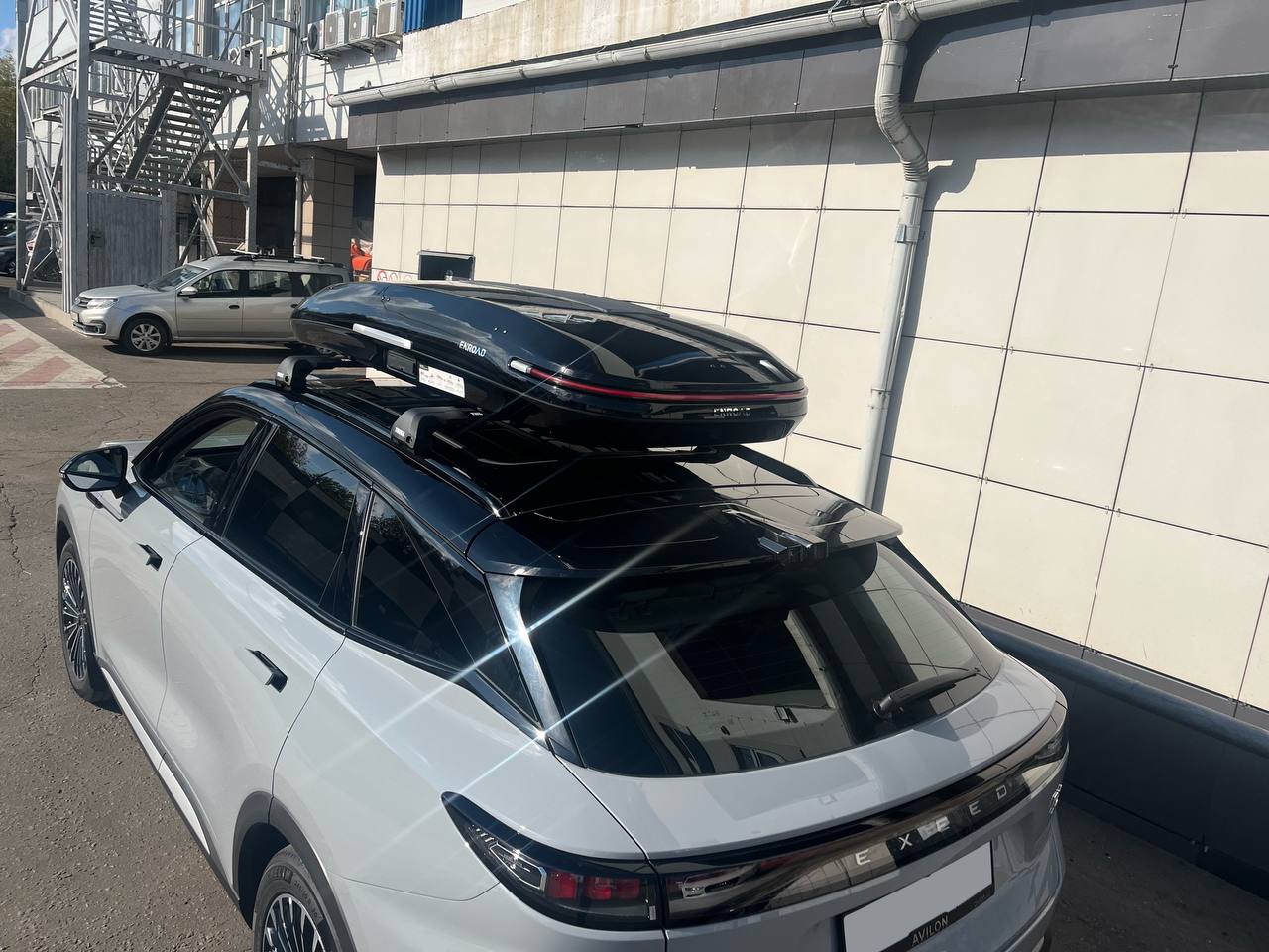 Установка автобокса ENROAD на Exeed RX в магазине БоксТим